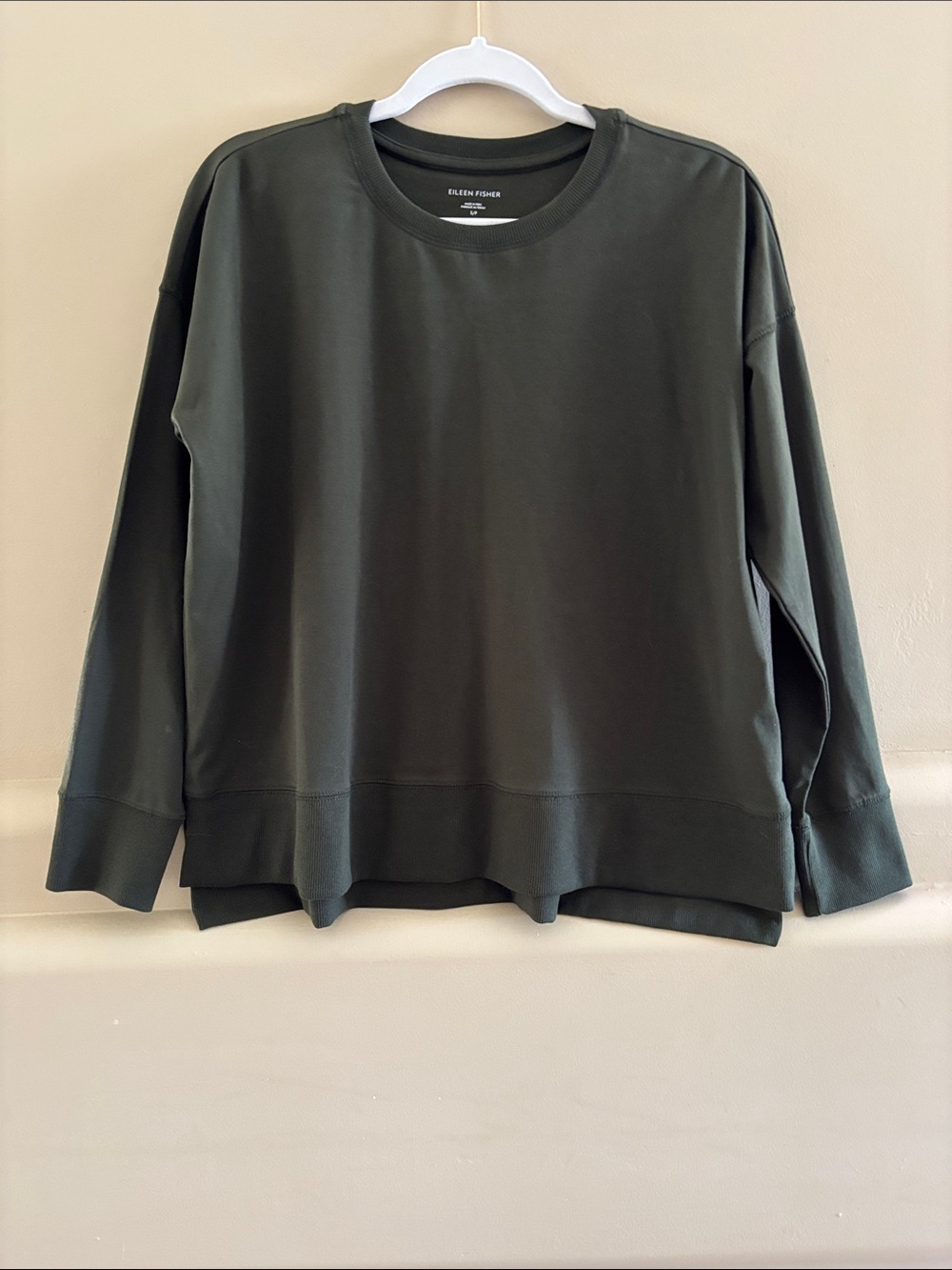 Eileen Fisher Crew Neck Top. Seaweed Green. Small. NWT.